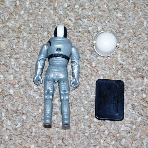VTG 1994 G.I. Joe Action Pilot Astronaut Complete with Canadian Space Capsule - Picture 8 of 8